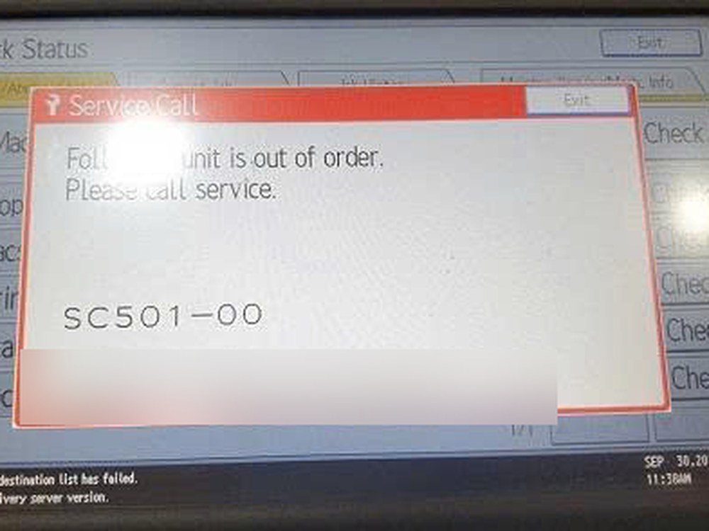 Màn hình thật của máy Ricoh báo SC501-00. Ảnh do kỹ thuật viên TechPrint chụp tại hiện trường; số serial máy đã được che để bảo mật thông tin khách hàng.